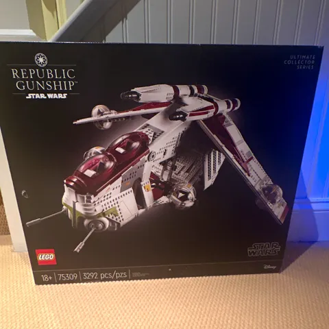 LEGO Star Wars UCS Republic Gunship 75309 Complete Set 3292 pcs Age 18+