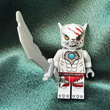 LEGO Winzar Wolf Legends of Chima White Minifigure w/ Gray Sword loc009