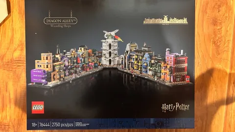 LEGO Harry Potter Diagon Alley Wizarding Shops 76444 Complete Set 2750 Pieces