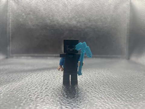 LEGO Minecraft Steve with Dark Pearl Armor Minifigure & Axe  - min098 21172
