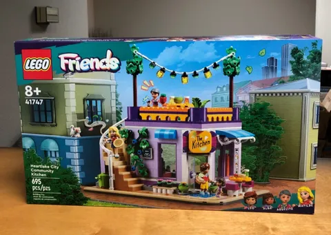 LEGO FRIENDS: Heartlake City Community Kitchen (41747) New in Sealed Box Retired