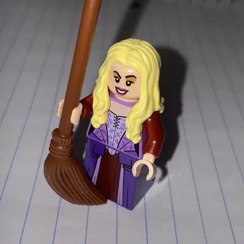LEGO Sarah Sanderson Minifigure Disney Hocus Pocus Ideas 21341 NEW idea161