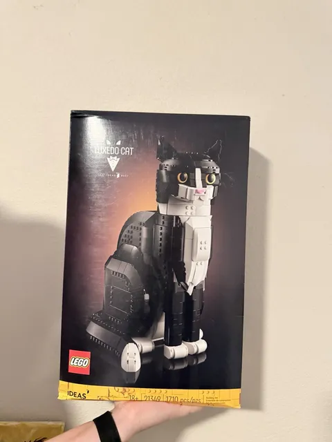 LEGO Ideas: Tuxedo Cat