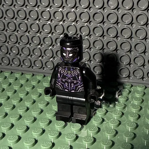 Lego Black Panther Minifigure Purple & Lavender Marvel 76192 76186 sh0728