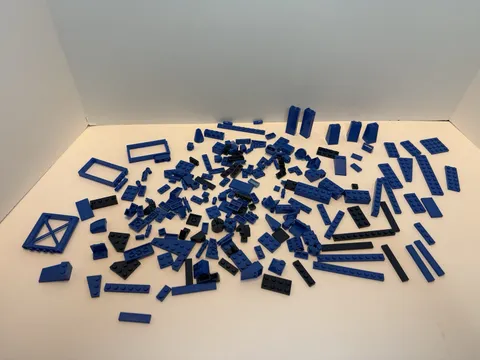 LEGO Mixed Bricks and Pieces Lot Of Over 200 Pieces Different Shades Of Blue