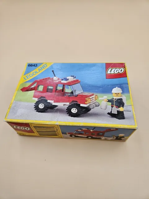 LEGO Classic Town 6643 Fire Truck - Rare Sealed Push Tab Vintage 1988 Box Crease