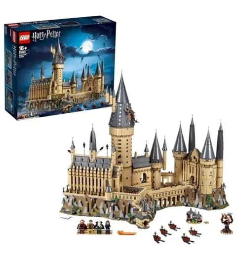 Legos Harry Potter Hogwarts Castle 71043 in Hand Large Set NEW Sealed