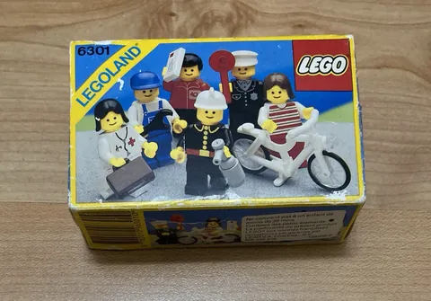 Vintage Lego 6301 Town Mini-Figures New & Sealed