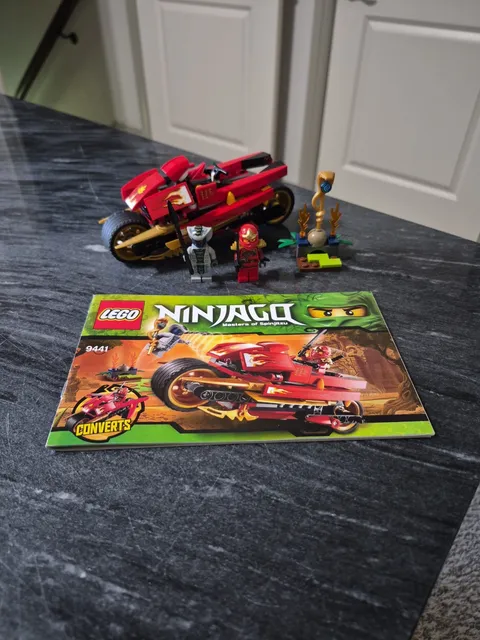 100% Complete LEGO Ninjago 9441 Kai's Blade Cycle W/instructions
