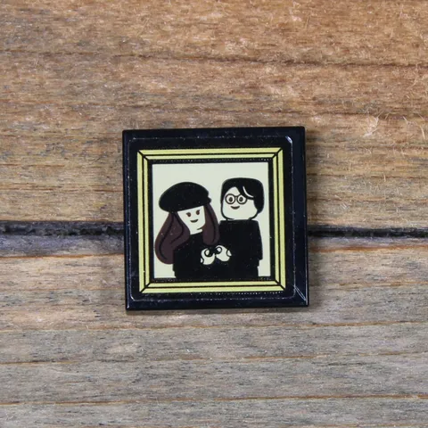 LEGO Harry Potter Black Tile 2x2 with James and Lily Potter Portrait 3068pb1838
