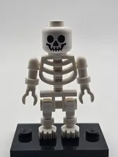 Lego Vintage Skeleton Standard Skull Minifigure GEN001 Castle Pirate NEW -MB
