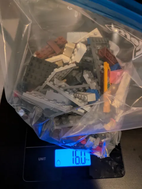 LEGO Bulk 16oz  Lot 4