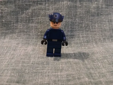 LEGO Star Wars First Order Officer Colonel Erich S Datoo Minifigure sw0834 75166