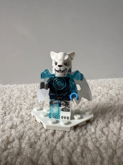 LEGO Legends Of CHIMA: Sir Fangar, w/ Armor & Cape