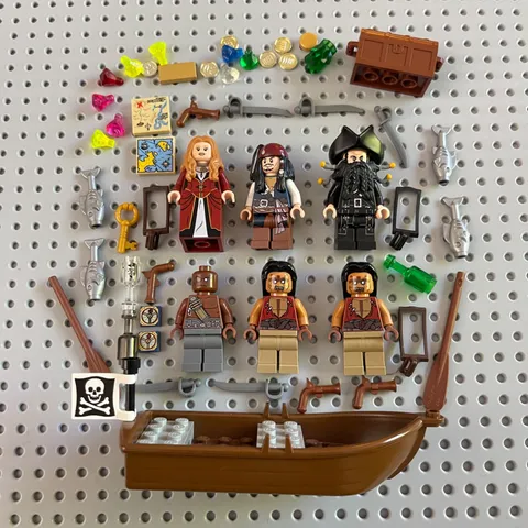 LEGO Pirates of the Caribbean Minifigure Lot with Accessories - Sparrow Swann