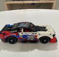 LEGO TECHNIC: NASCAR NextGen Chevrolet Camaro ZL1 (42153)