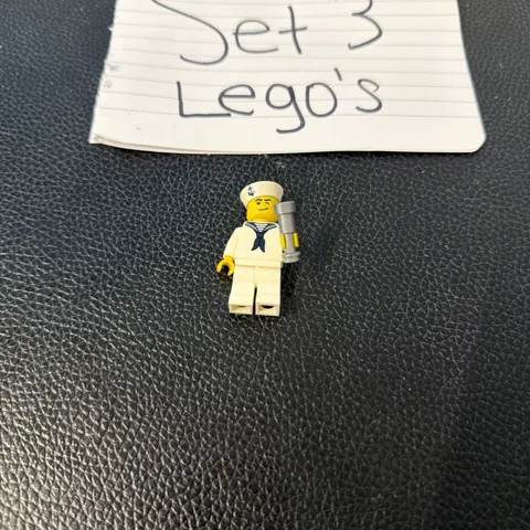 LEGO Classic White Sailor Minifigure w/Telescope Accessory