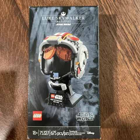 LEGO Star Wars: Luke Skywalker (Red Five) Helmet (75327)