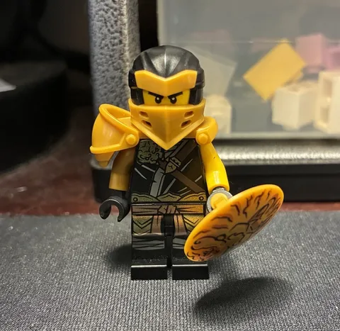 Lego Ninjago Cole Hero Master of the Mountain Minifigure NJO0625 With Shield