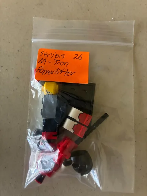 LEGO SERIES 26 "M-IRON POWER LIFTER" MINI-FIG - NEVER ASSEMBLED