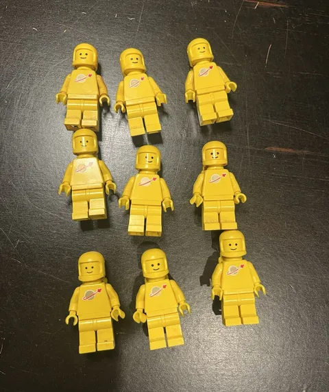 LEGO Classic Spaceman Yellow Astronaut Minifigure (Lot of 9)