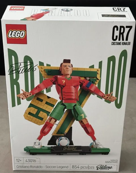 LEGO 43016 Cristiano Ronaldo Soccer Legend CR7 Sealed FIFA Editions Set