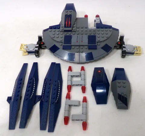 LEGO Star Wars The Clone Wars 8016 Hyena Bomber Droid Set Incomplete
