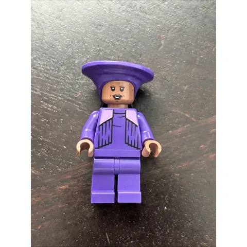 Lego Star Trek Guinan Minifigure #trek009 Set #10356 USS Enterprise NCC-1701-D