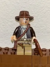 Lego Indiana Jones Minifigure - Dark Brown Jacket Closed Mouth IAJ001 w/ Whip