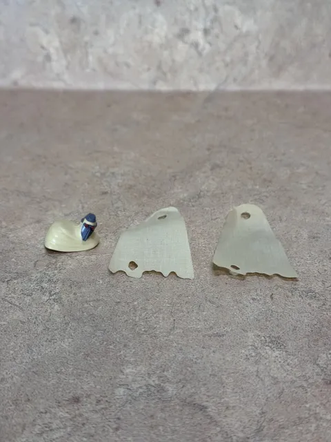 LEGO - (2x) Cape Cloth, Long with Tattered Edge (Magna Guard) & Magna Guard Head