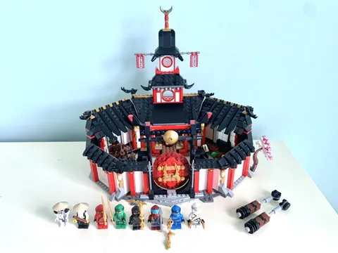 LEGO Ninjago Monastery of Spinjitzu 70670 – complete with minifigs!