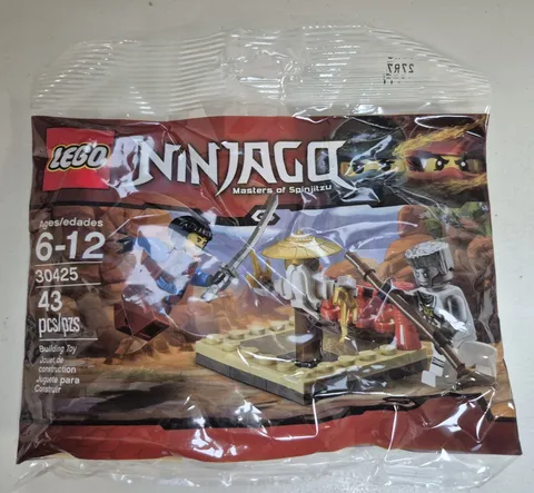 LEGO Ninjago 30425 CRU Masters' Training Grounds Zane Nya Honor Robe (SEALED)