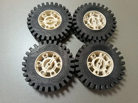 Lego White Wheel 24 x 43 Technic with Black Tire 24 x 43 Technic (3739 / 3740)
