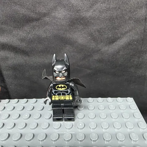 LEGO Batman Minifigure Black Suit Authentic Good Condition 7785 7783 7781