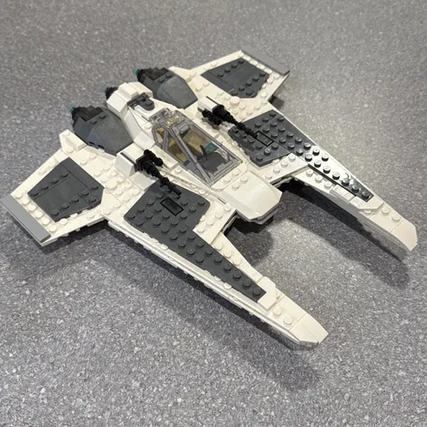 LEGO Star Wars Mandalorian Fang Fighter No Mini Figure
