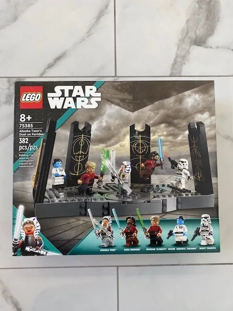 LEGO Star Wars: Ahsoka Tano's Duel on Peridea (75385)