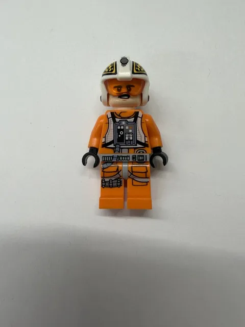 LEGO Minifigure - Biggs Darklighter - Dual Molded Helmet - sw0944