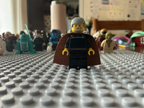 LEGO 2002 Count Dooku Minifigure Star Wars Vintage Without Curved Lightsaber
