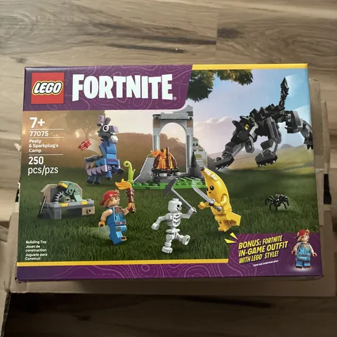 LEGO (77075) Fortnite: Peely & Sparkplug’s Camp - BRAND NEW, SEALED!