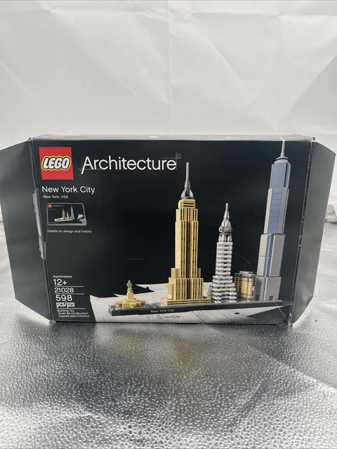 LEGO ARCHITECTURE: New York City (21028) Used With All Pieces And Original Box