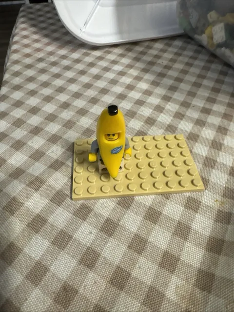 LEGO MINIFIGURES SERIES 16 71013 Banana Guy