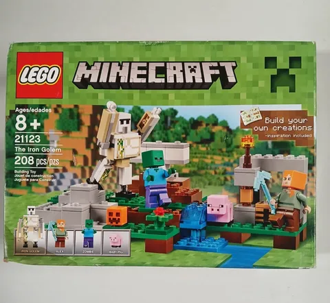 LEGO Minecraft The Iron Golem 208 Pieces New Sealed Box