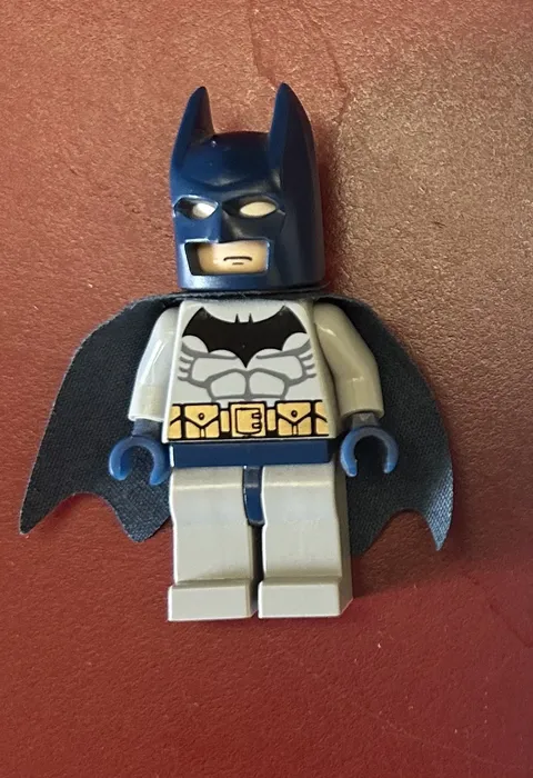 LEGO Batman 7787 Blue Batman Mint Condition no cracks or wear on print 