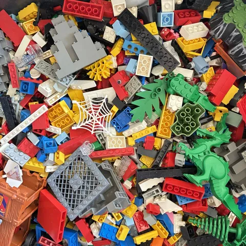 Bulk LEGO LOT 5 lbs pounds of 90s/00s Bricks, parts, Pieces, Tires, accessories