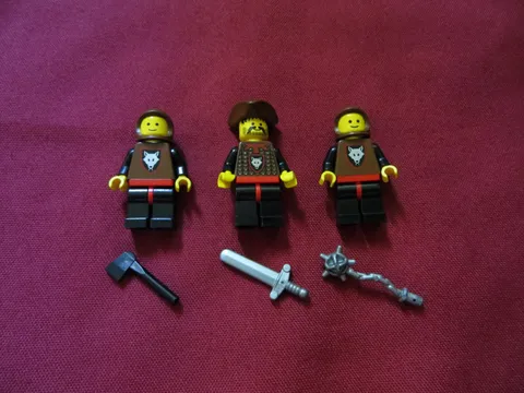 LEGO Castle Kingdoms Knights. Wolfpack  Minifigures  Lot & weapons