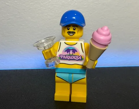 Lego Male Paradisa Minifigure, Vending Machine (21358)