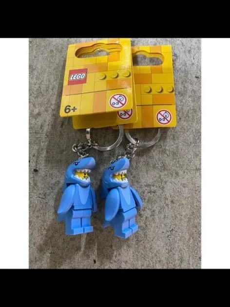 LEGO Shark Keyring Keychain 2 Pieces Minifigure
