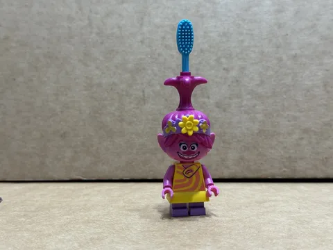 LEGO Minifigure - Trolls World Tour Poppy - Hairbrush - No twt006 - QTY 1