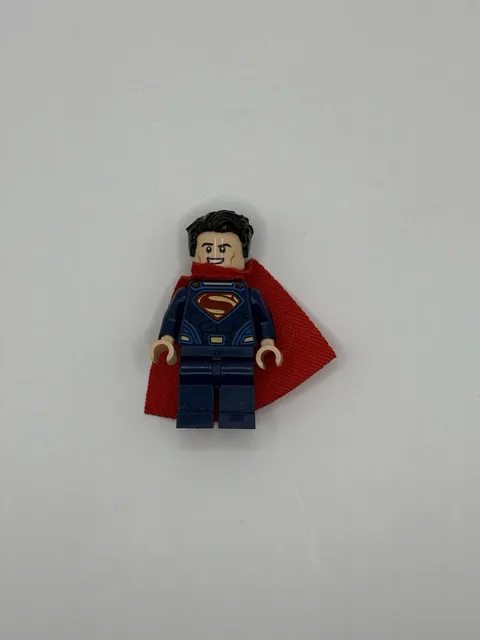 LEGO DC Superman Minifigure SH0220 – Dark Blue Suit, Red Boots – Exclusive - 2D