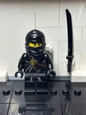 LEGO - Cole - The Golden Weapons 2011 NINJAGO Minifigure w/ staff NEW & MINT